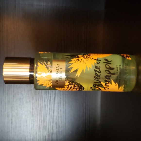 Victoria's secret body spray SQUEEZE OF PINEAPPLE - Picture 1 of 2